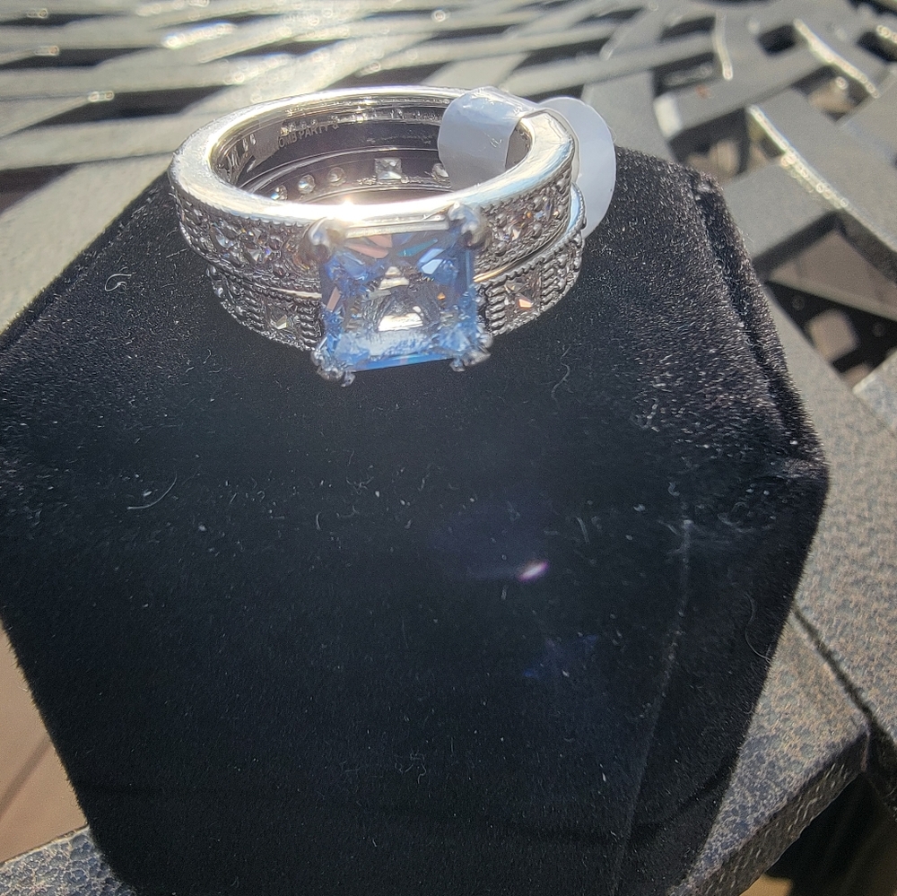 Bomb party double band lab created light aquamarine size 8